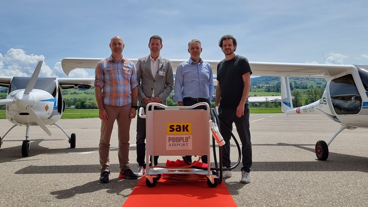 SAK realisiert mit People’s Airport St.Gallen-Altenrhein erste öffentliche Ladestation für Elektroflugzeuge  in der Ostschweiz