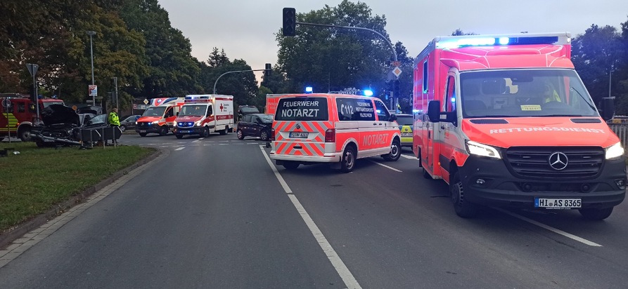 POL-HI: Bockenem - Unfall im Kreuzungsbereich fordert vier Verletzte und verursacht hohen Sachschaden