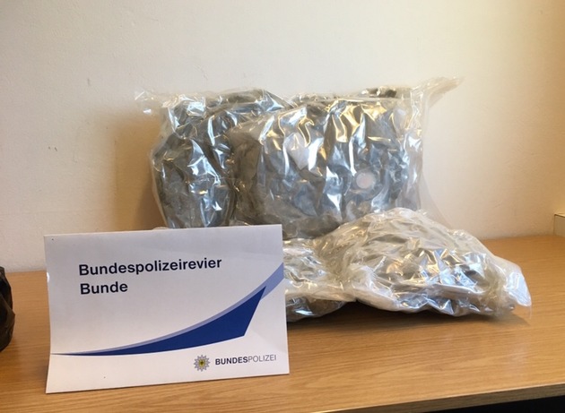 BPOL-BadBentheim: Drogen im Wert von über 100.000 EUR beschlagnahmt / Besatzung eines Kleintransporters im Visier der Ermittlungen