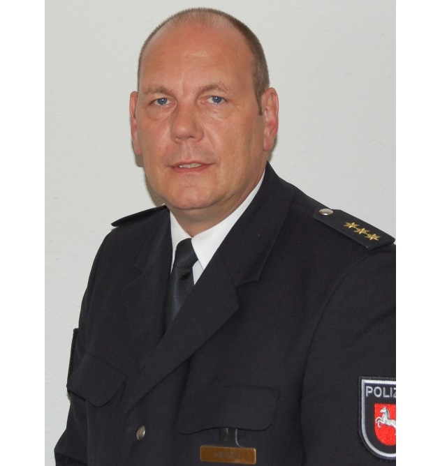 POL-GOE: (807/2011) Polizeidirektor Ulrich Knappe verabschiedet - Kriminaldirektor Ralf Leopold als neuen Leiter der Polizeiinspektion Hameln-Pyrmont/Holzminden vorgestellt