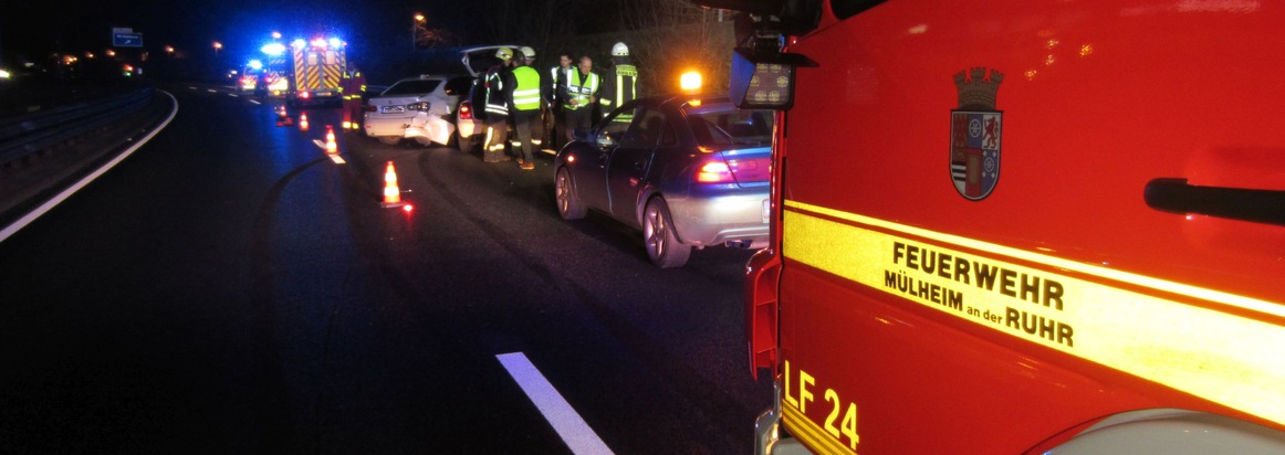 FW-MH: Verkehrsunfall auf der BAB40 / 2 Verletzte Personen #FWMH