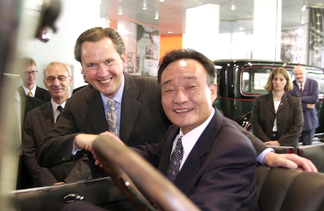 Stellvertretender Ministerpräsident Chinas Wu Bangguo besucht Audi