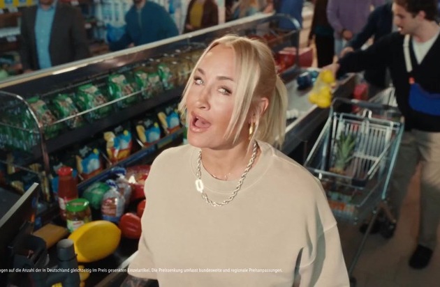 Sarah Connor stimmt mit Spar-Hymne auf historische Preissenkung bei Lidl ein