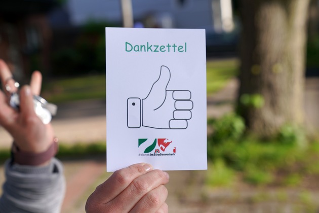 POL-GE: Polizei und Grundschüler verteilen Dank- und Denkzettel an der Velsenschule - Autofahrer mit 67 km/h in 30er-Zone unterwegs