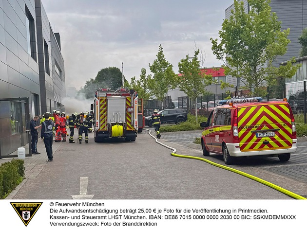 FW-M: Brand in Autowerkstatt (Forstenried)