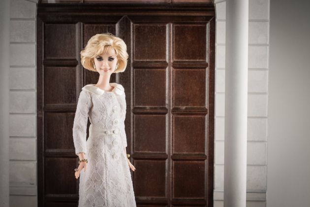 Eigene One of a Kind Barbie für Liz Mohn / Liz Mohn erhält ihr eigenes Barbie-Unikat für ein vorbildliches, engagiertes Leben
