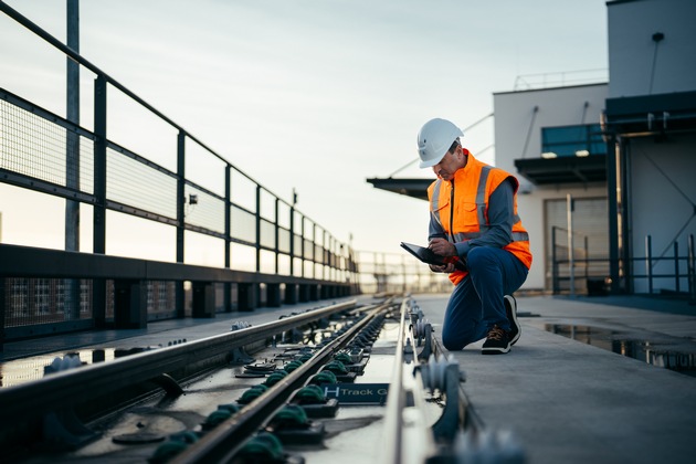 Unternehmensbilanz 2025: T&Uuml;V Rheinland w&auml;chst weltweit und macht neue Technologien sicher / T&Uuml;V Rheinland erzielt Umsatz von 2,98 Milliarden Euro / Investitionen und neue Arbeitspl&auml;tze