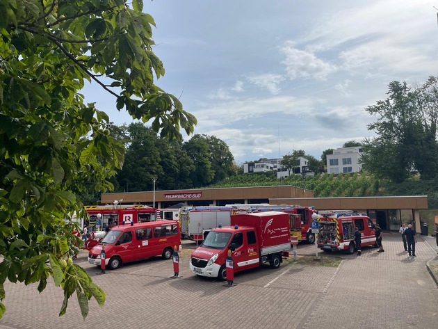FW Weinheim: Tag der offenen Tür in der Feuerwache Süd - Weinheimer Feuerwehr erleben, Menschen kennenlernen und Ehrenamt entdecken.