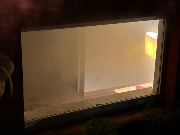 FW Ratingen: Wohnungsbrand in Souterrain Wohnung in Breitscheid