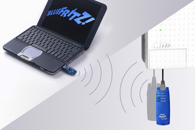CeBIT 2002 - Neuer Access Point BlueFRITZ! AP-ISDN / AVM baut
Bluetooth-Angebot aus - Die leichteste Art ISDN einzusetzen -
Weltweit kleinster Access Point für kabelloses ISDN