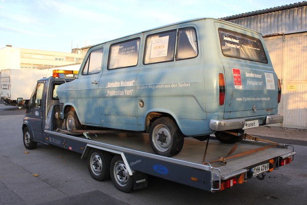 Ford unterstützt DOMiD / Ford holt Original Transit ins Werk zur Restaurierung / DOMiD wird das authentisch restaurierte Fahrzeug als Ausstellungsstück nutzen (FOTO)