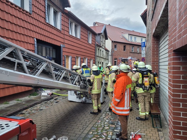 FW Helmstedt: Wohnungsbrand im Fechtboden