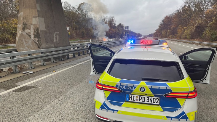 POL-HI: PKW-Brand auf der BAB 7 mit einer leicht verletzten Person