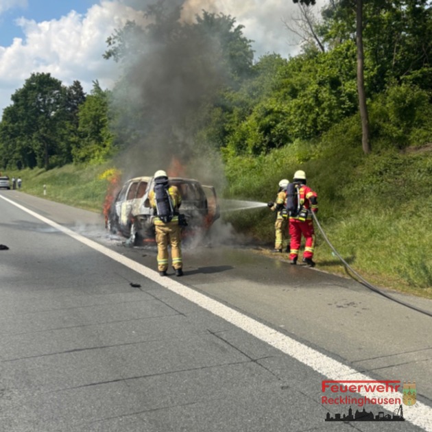 FW-RE: PKW-Brand auf der A2 bei Recklinghausen