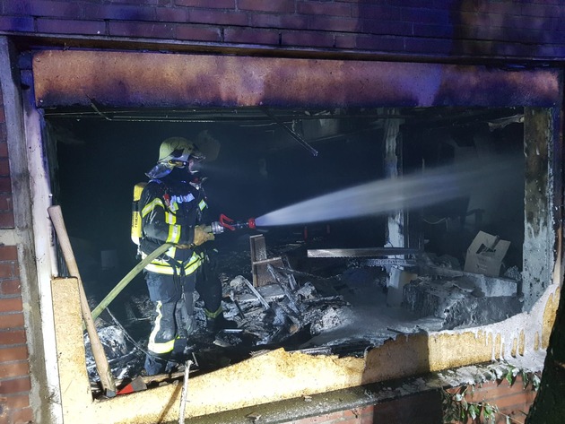 FW-GE: Feuer im ehemaligen GAFÖG Gebäude an der Emscherstraße / Zweiter Brandeinsatz innerhalb von zwei Wochen