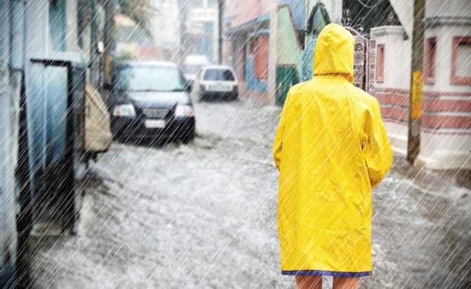 Hitzewelle und zugleich Unwetter stehen laut Wetterprognosen bevor / Intelligentes Wassermanagement für Städte, Kommunen und Unternehmen notwendig