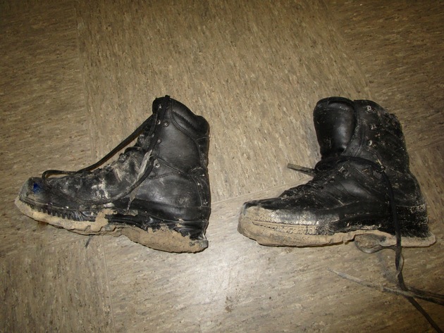 POL-HX: Einbruch in Lackierhalle - Schuhe und Pullover aufgefunden