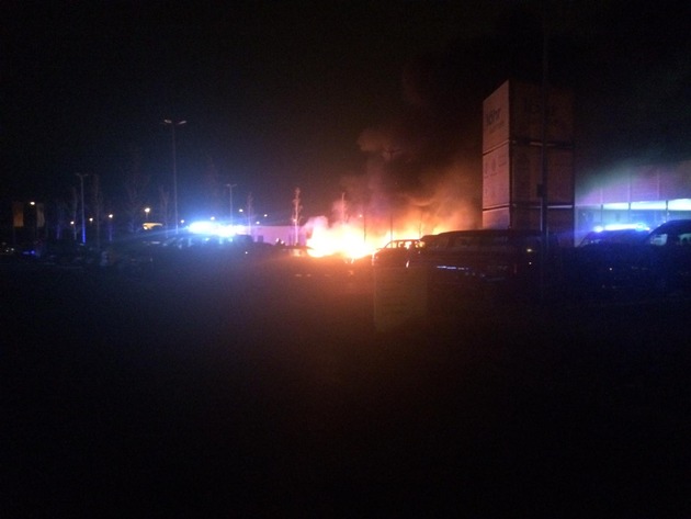 POL-PPMZ: Fotos zum Brand von mehreren Fahrzeugen