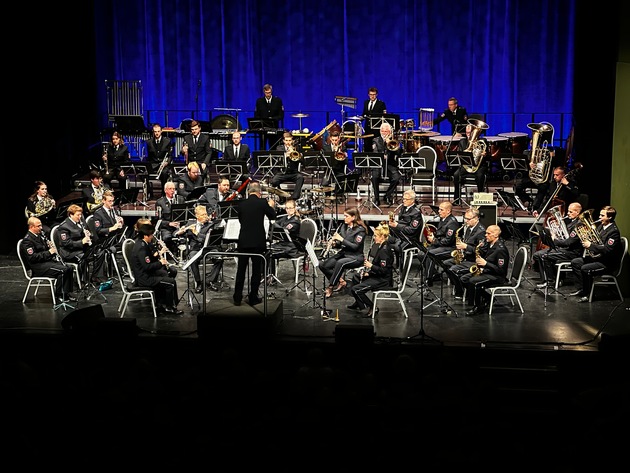 POL-EL: Lingen - Ein unvergesslicher Konzertabend: Filmmusik in Harmonie und Einklang mit dem Polizeiorchester Niedersachsen, Susan Albers und der Big Band der Friedensschule