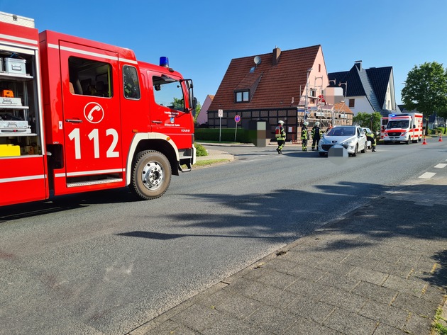 FFW Schiffdorf: Vier verletzte Personen bei Auffahrunfall