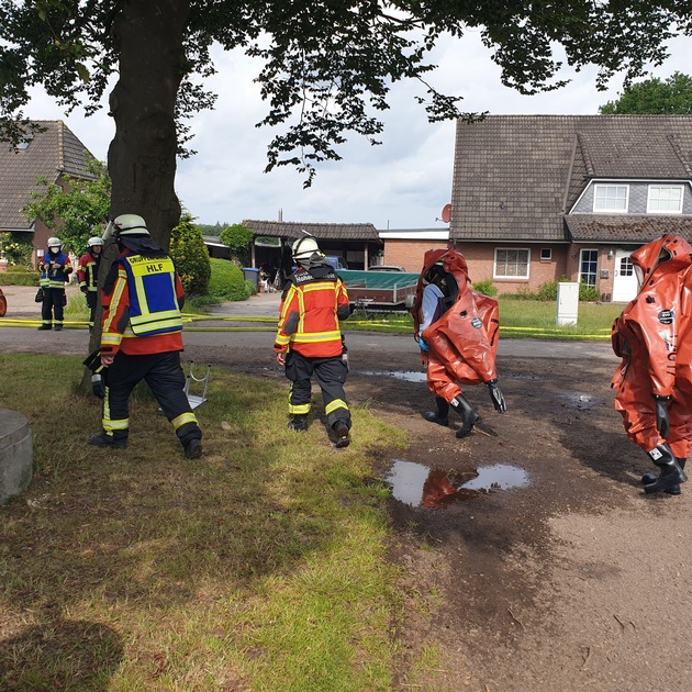 FW-RD: Gefahrstoffeinsatz der Feuerwehren in Padenstedt (Kreis Rendsburg-Eckernförde)