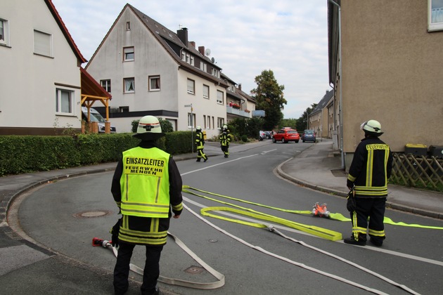 FW Menden: Gasaustritt durch beschädigte Leitung