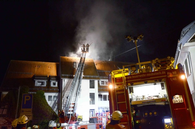 KFV-CW: Großbrand in Neubulach fordert zwei Todesopfer
Über 140 Einsatzkräfte von Feuerwehr und Rettungsdienst im Einsatz 
16 Verletzte darunter sieben Schwerverletzte