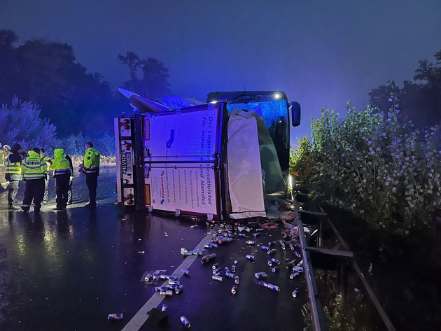 FW Lehrte: Fahrer nach LKW-Unfall verstorben