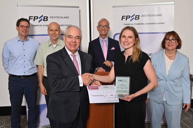 Pressemeldung des FPSB Deutschland: &bdquo;Wissenschaftspreis 2026: FPSB Deutschland zeichnet exzellente wissenschaftliche Arbeiten im Bereich Finanzplanung aus"