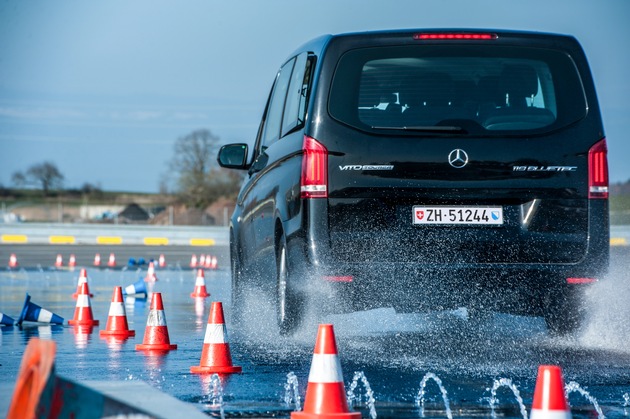 Mercedes-Benz: Transporter Training on Tour - Für mehr Sicherheit im Strassenverkehr