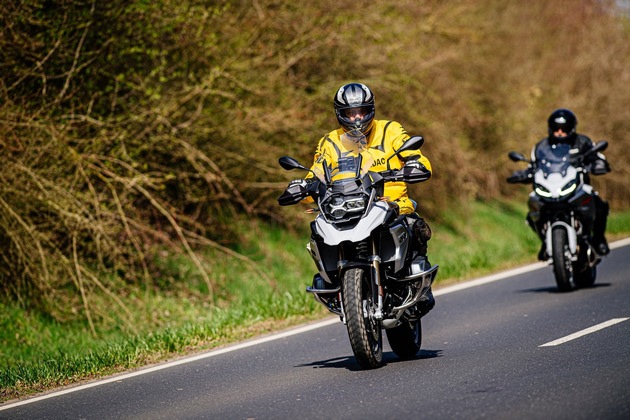 Kurvenspaß mit Köpfchen: ADAC gibt 5 Tipps für die nächste Motorradreise