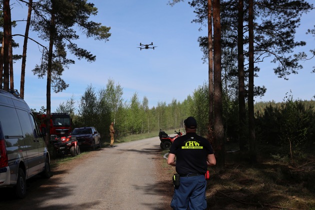 THW LVBEBBST: Technisches Hilfswerk und polnische Feuerwehr trainieren gemeinsam in Rzepin (Polen) Waldbrandbekämpfung