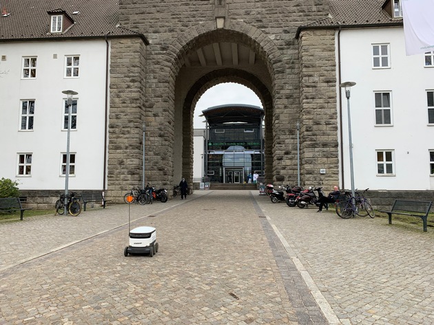 Innovation: Asklepios Klinik Nord und Medilys setzen autonome Lieferroboter zwischen den Standorten Heidberg und Ochsenzoll ein