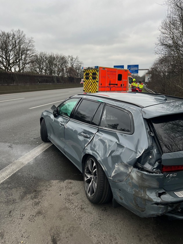 FW Ratingen: Ereignisreicher Mittag für die Feuerwehr Ratingen