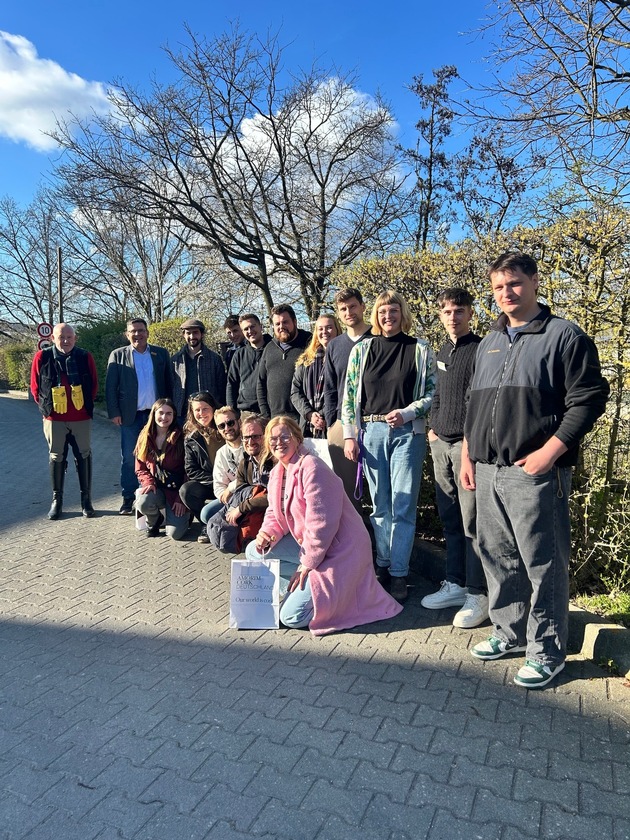 Pressemitteilung: Branchennachwuchs entdeckt den Kork-Kosmos