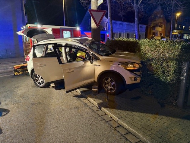 FW-MH: Gemeldeter Verkehrsunfall mit eingeklemmter Person