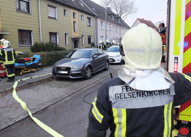 FW-GE: 2 Verletzte nach Brand in einer Wohnung in Horst