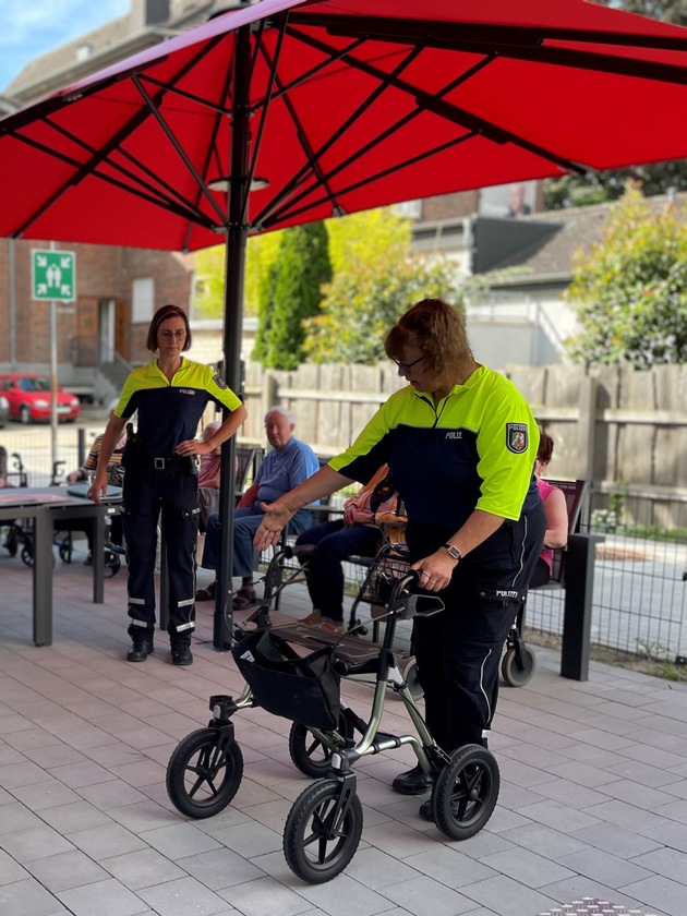 POL-DN: Mobil mit Rollator - Aber sicher!