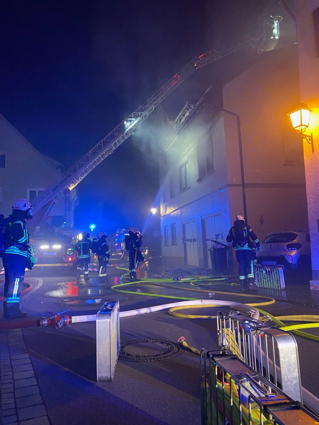 LRA-Ravensburg: Schnelles Eingreifen verhindert Dachstuhlbrand