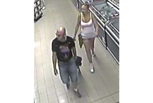 POL-BN: Foto-Fahndung: Unbekannte unterschlagen Tasche im Supermarkt - Wer kennt diese Personen?