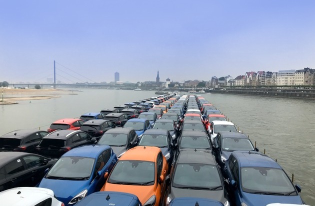 Ford-Werke GmbH: Trotz historischem Niedrigwasser im Rhein: Ford-Transportschiffe fahren weiter Seehäfen an