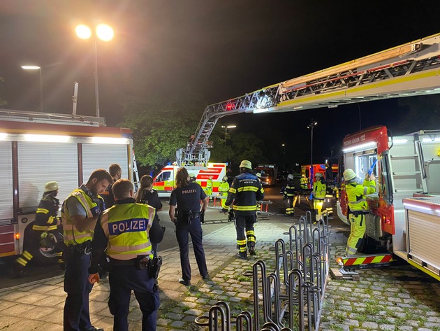 Bundespolizeidirektion München: Schwer verletzt nach Stromunfall / 19-Jähriger klettert auf Kesselwagen: Stromschlag