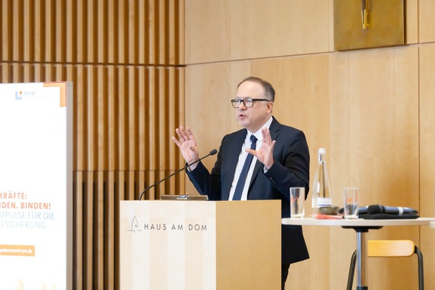 PM: Praktische Impulse f&uuml;r die Fachkr&auml;ftesicherung