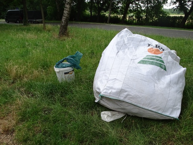 POL-SE: Tornesch/ BAB 23 - Unzulässige Müllablagerung von tierischen Nebenprodukten - Polizei sucht Zeugen