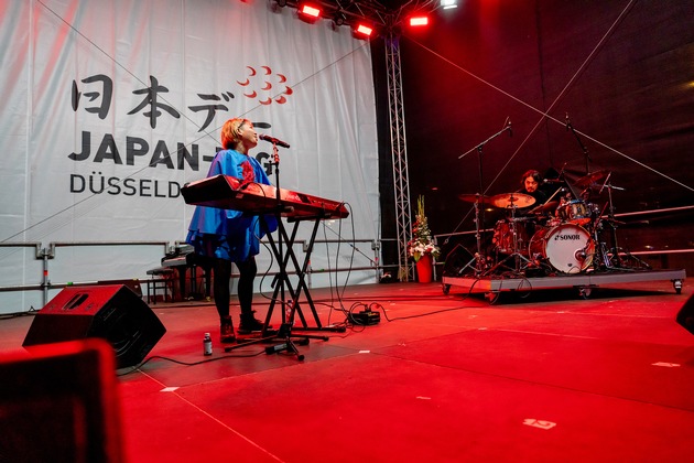 Japan-Tag Düsseldorf/NRW 2023: Japanese tradition, music, cuisine, pop culture and sports with around 650,000 visitors / Grand finale with the traditional Japanese fireworks display