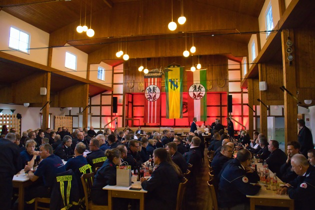 FW-OE: Jahresdienstbesprechung des Einsatzbereichs 1 der Feuerwehr Lennestadt