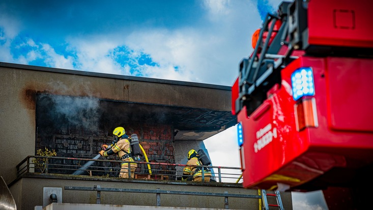 FW Gronau: Balkon brannte in voller Ausdehnung