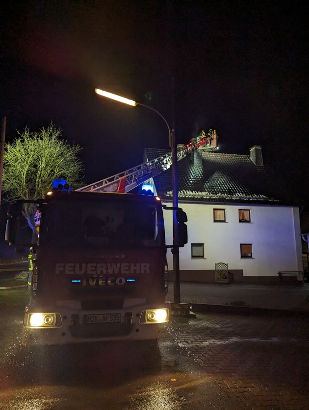 FW-AR: Feuerwehr zu Schornsteinbrand alarmiert