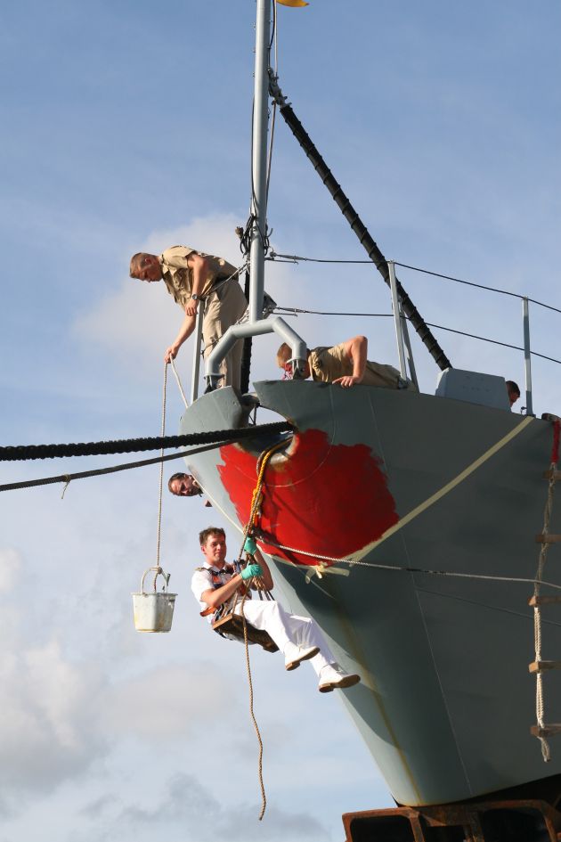 Deutsche Marine - Bilder der Woche: Marinetradition - Rote Nasen in tropischer Hitze