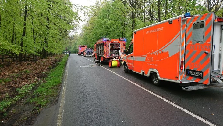 FW-GL: Schwerer Verkehrsunfall mit eingeklemmter Person im Stadtteil Bensberg von Bergisch Gladbach